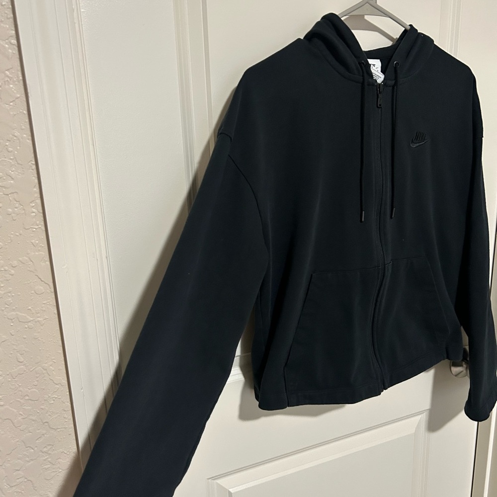 Nike Women's Black Full Zip Hoodie in Size Medium - Picture 5 of 8